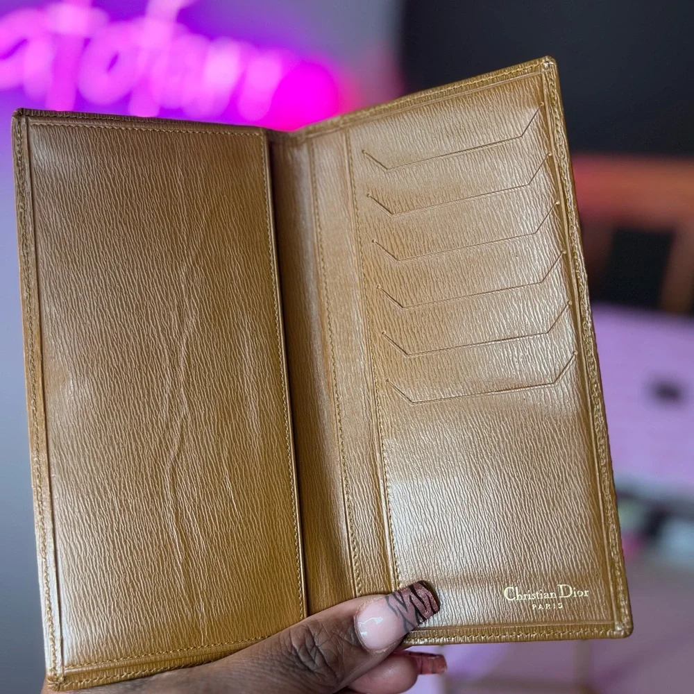CHRISTIAN DIOR Vintage Bi-fold Leather Wallat~ EUC😍🔥